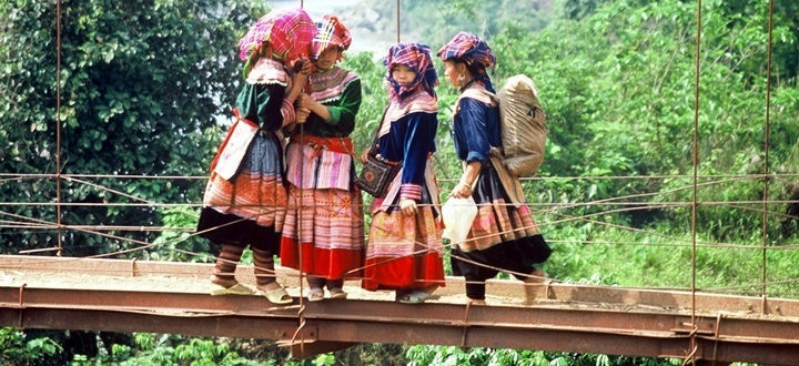 MEET THE HMONG PEOPLE