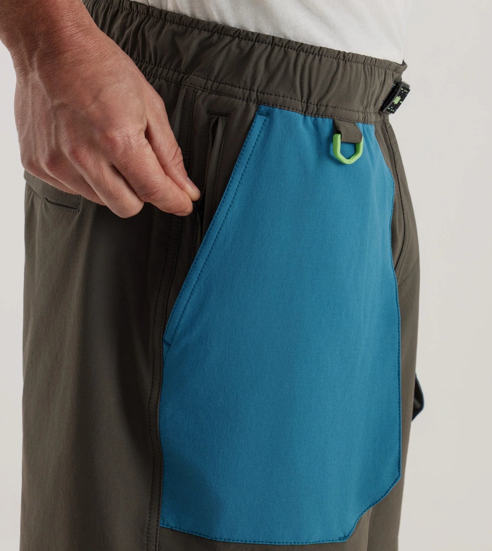 Happy Camper Shorts 16"